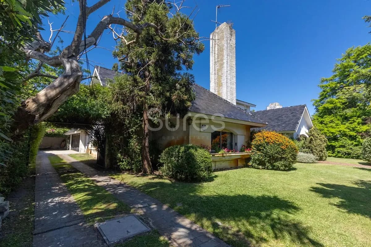 Venta De Casa De 4 Dormitorios, Carrasco, Montevideo