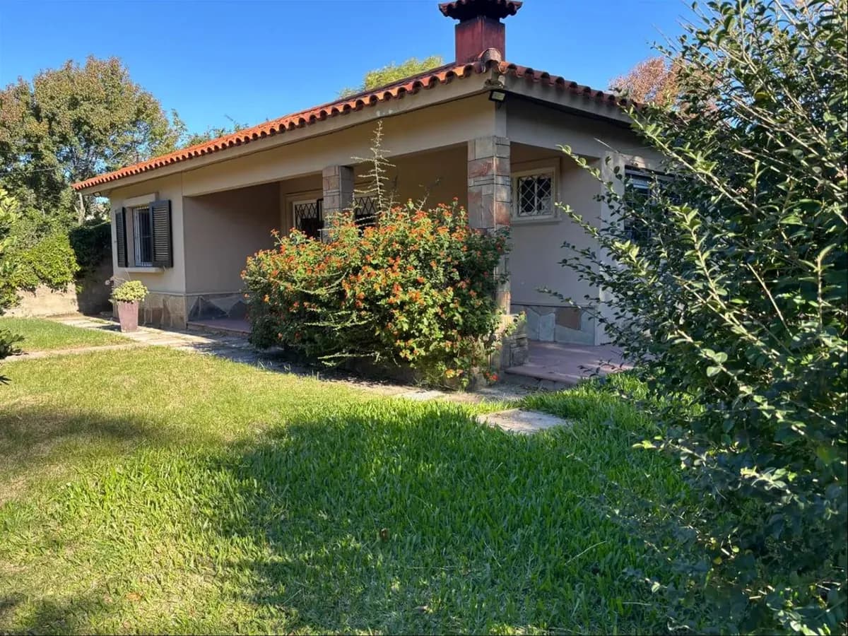 Chalet En Muy Buena Ubicación + Servicio + Barbacoa Solymar Sur Venta Ciudad De La Costa Canelones — foto 4
