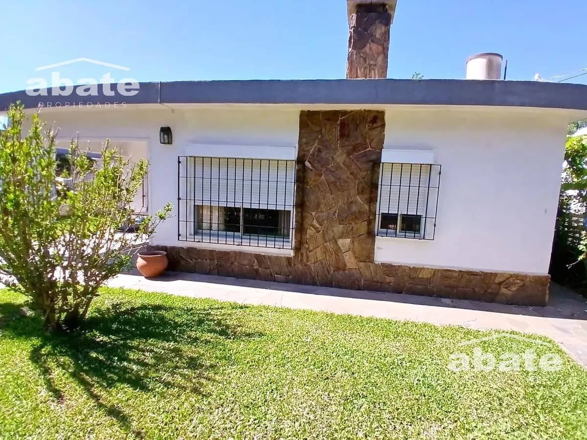 Venta De Hermosa Casa 3 D. Y Ap Al Fondo En Parque Del Plata — foto 4