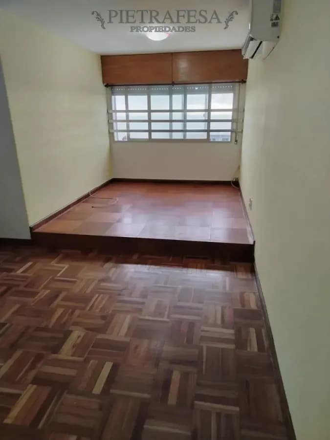 Apartamento En Alquiler, 2 Dormitorios, 1 Baño. Punta Carretas.