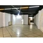 Sobre Av. 18 De Julio, Excelente Local Comercial Con Depósito + Escritorio.